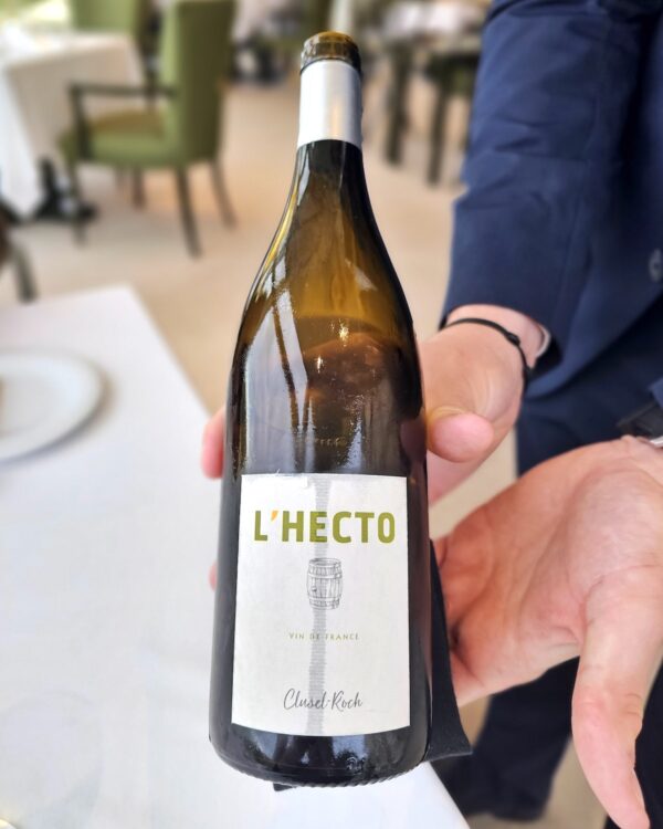 L’Hecto de Clusel Roch, chardonnay servi sur l’entrée pomme de terre-haddock
