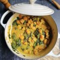 Curry de butternut aux épinards et lait de coco