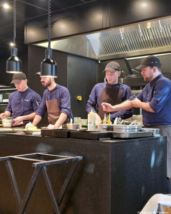 Chefs en cuisine, restaurant Ottolenghi, Genève