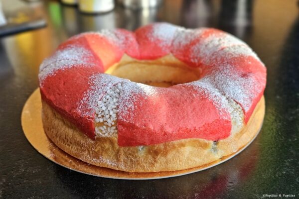 Brioche, raisins noirs et blancs confits, orange confite, pâte d amandes et pralines roses - Pâtisserie S