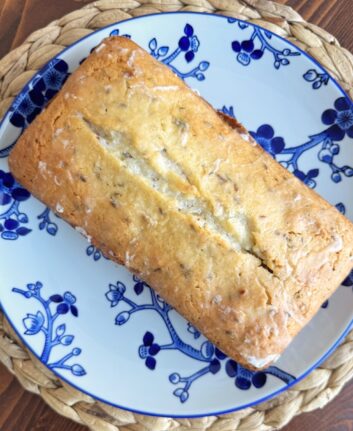 Gâteau au yaourt parfumé à la lavande