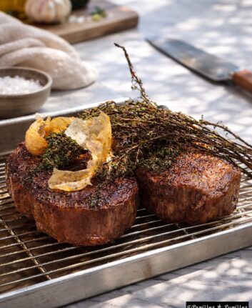 Steak cuits dans l'inox