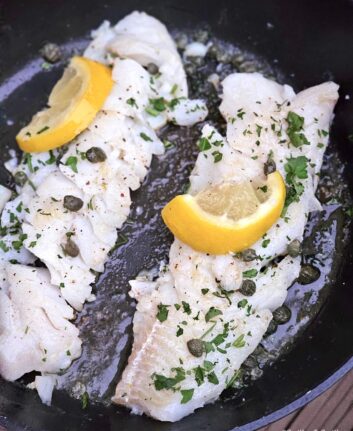 Filets de cabillaud poêlés au beurre citron et câpres
