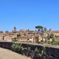 ue panoramique de Belvès en Dordogne avec ses toits, ses clochers et ses maisons en pierre