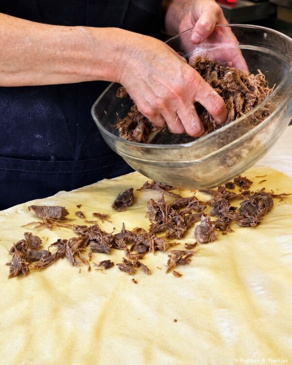 Eparpiller le confit sur la pâte