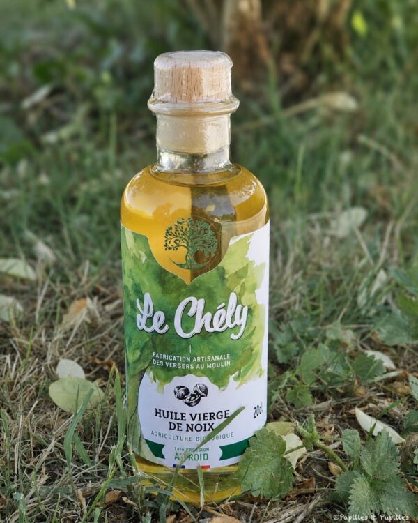 Huile vierge de noix bio du Moulin du Chély à Lalinde en Dordogne
