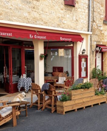 Terrasse du restaurant Le Croquant à Monpazier en Dordogne