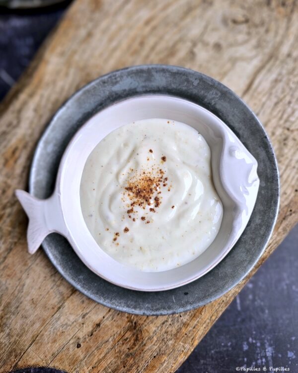 Sauce au yaourt, ail et citron