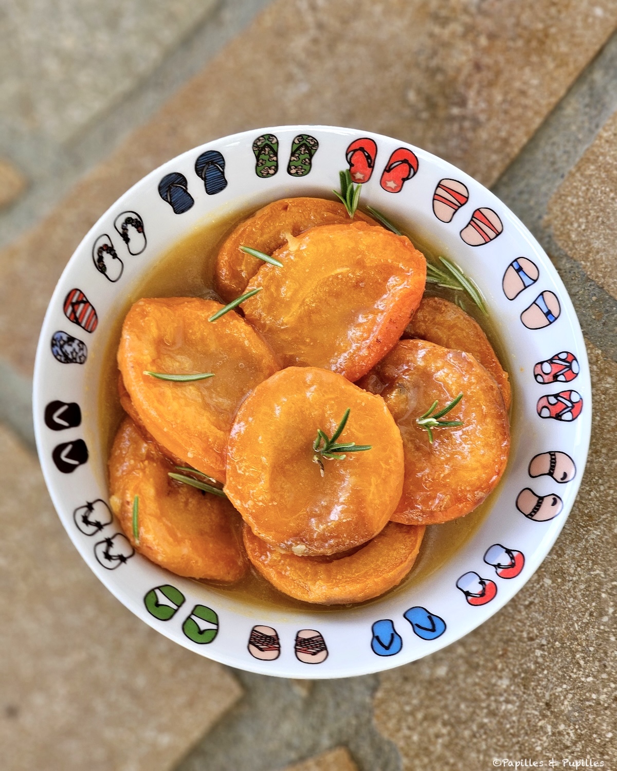 Abricots rôtis au romarin