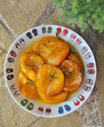 Abricots rôtis au romarin et rhum