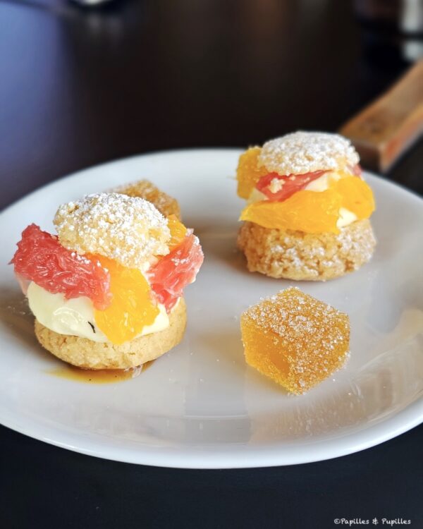 Mini-choux aux agrumes et fruit de la passion au restaurant Holodeck