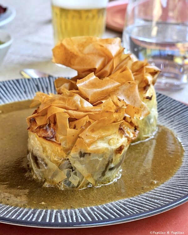 Pastis Quercynoix au confit de canard sauce Périgueux