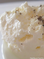 Pain à la tapenade et babeurre poivré