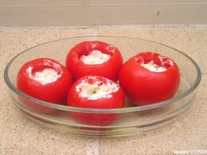 Oeufs cocotte en nids de tomate