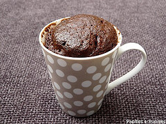 Gâteau au chocolat dans une tasse