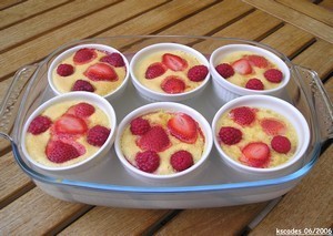 Petites crèmes aux fraises, framboises et cardamome - A vos Casseroles # 5