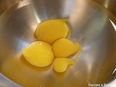 Oeufs au plat version sucrée - Réalisation du jaune